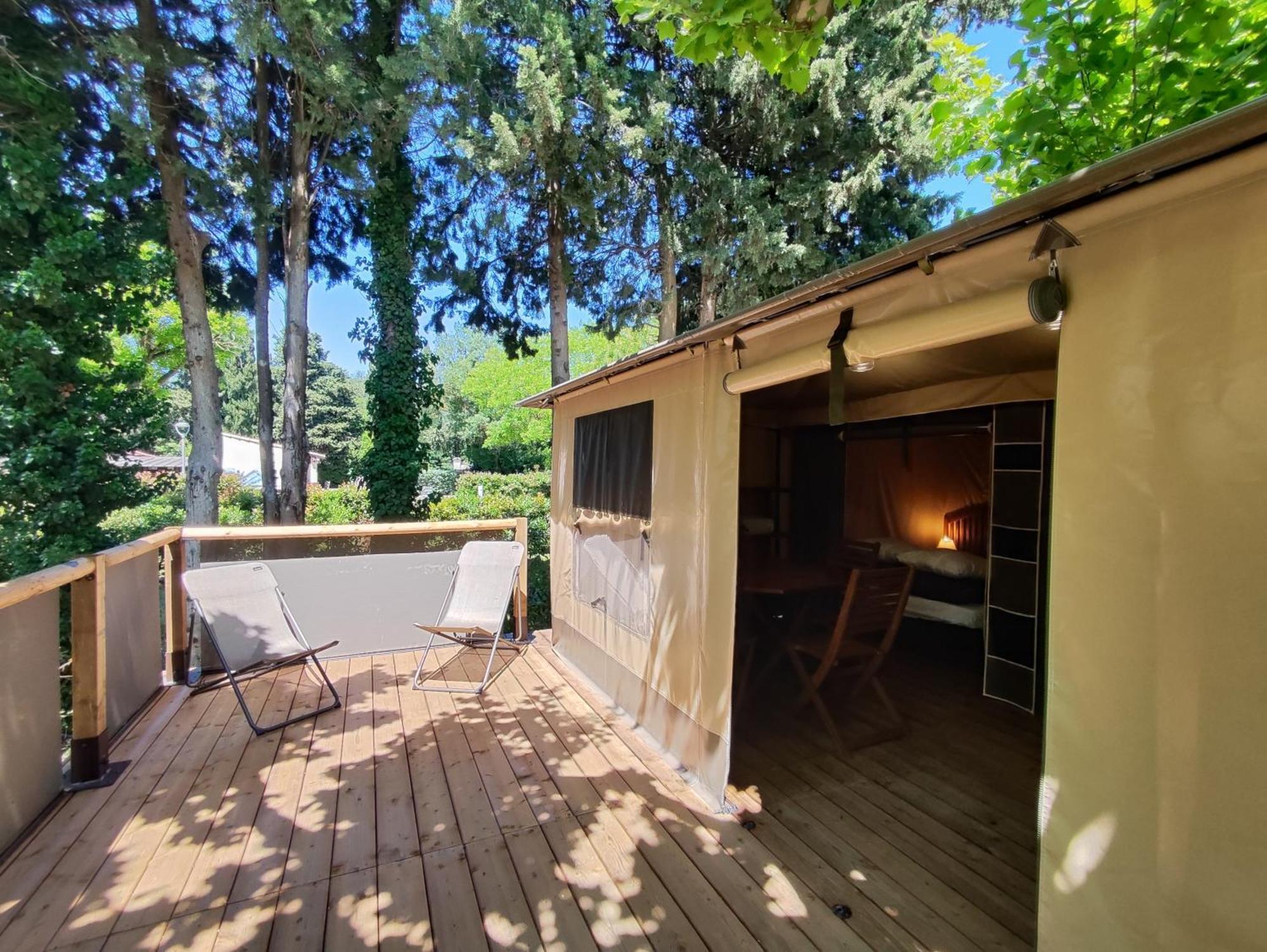 Camping Porte Des Alpilles By M.A Destination Glamping Saint-Étienne-du-Grès Exteriér fotografie
