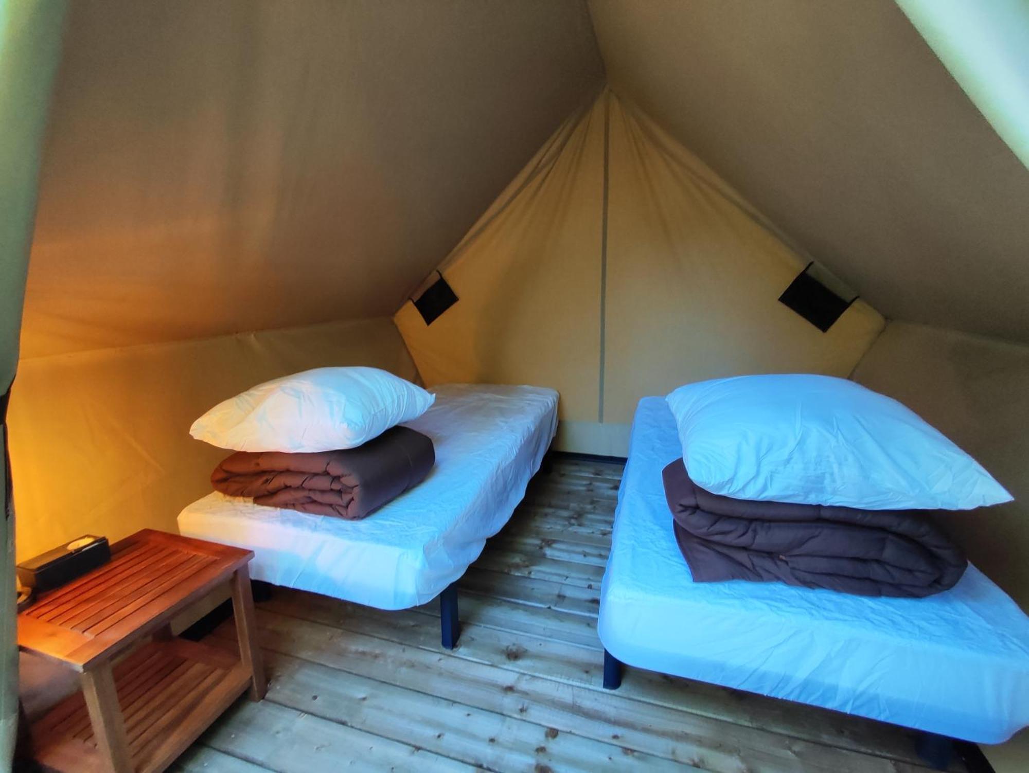 Camping Porte Des Alpilles By M.A Destination Glamping Saint-Étienne-du-Grès Exteriér fotografie
