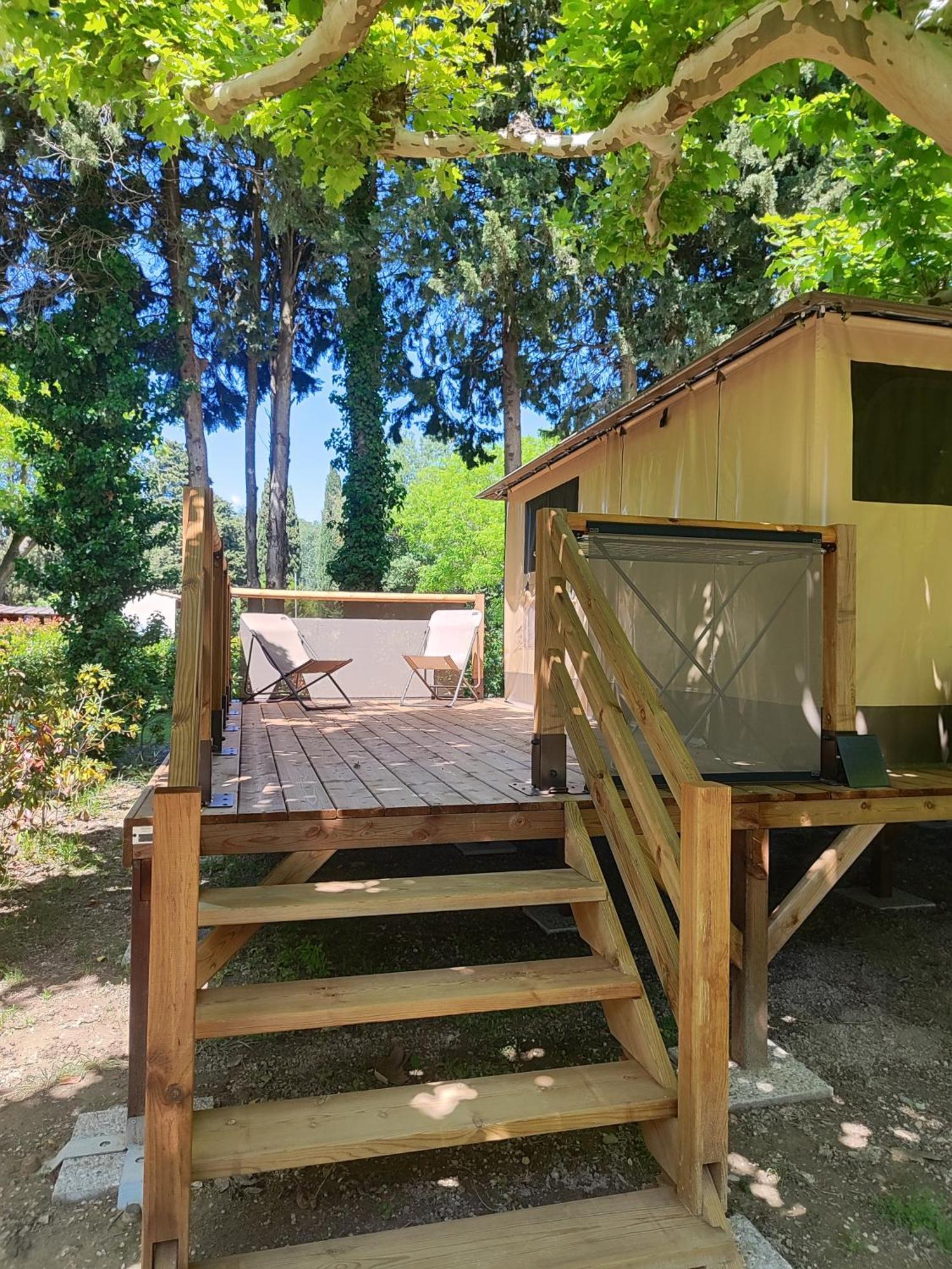 Camping Porte Des Alpilles By M.A Destination Glamping Saint-Étienne-du-Grès Exteriér fotografie