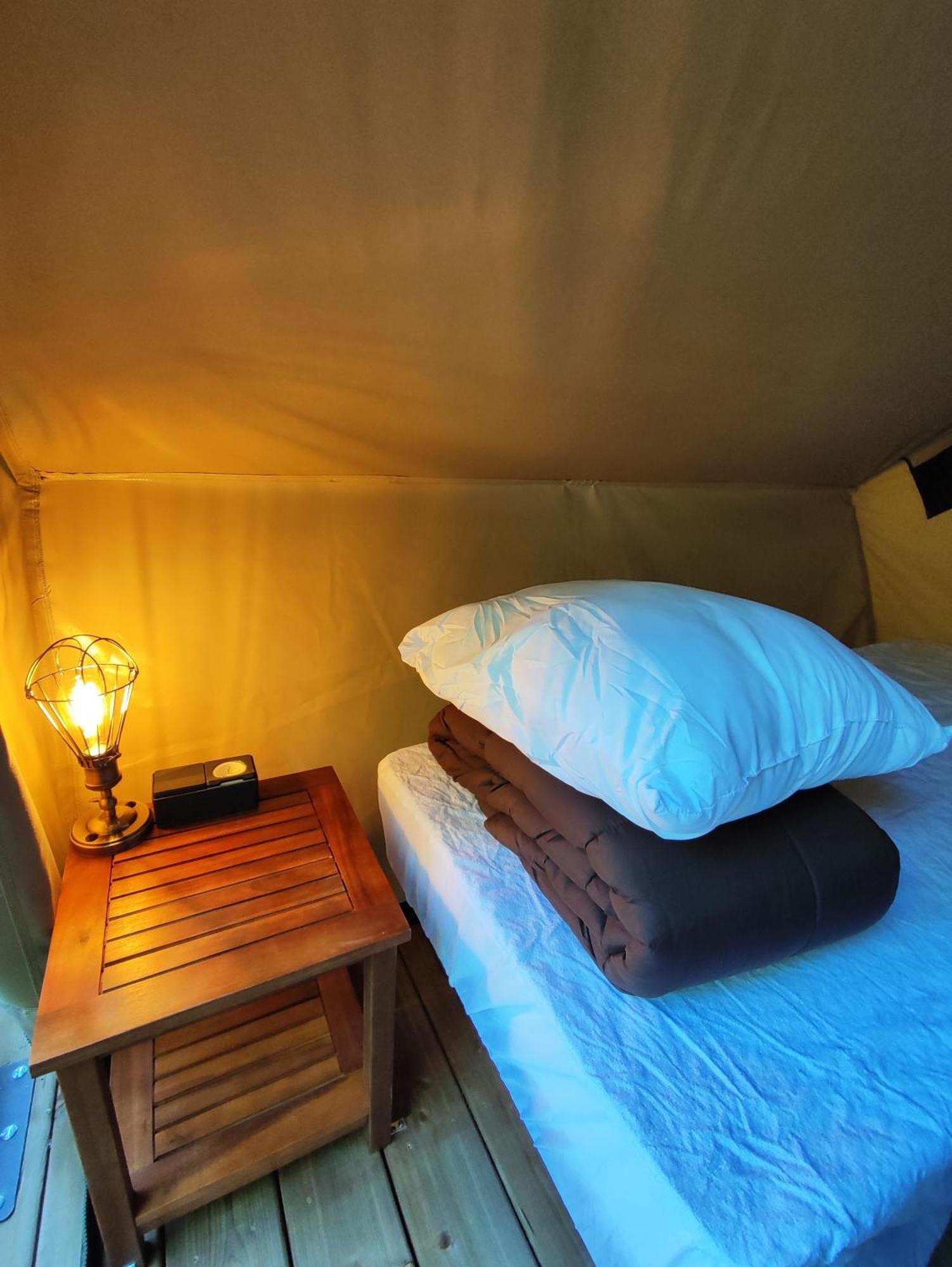Camping Porte Des Alpilles By M.A Destination Glamping Saint-Étienne-du-Grès Exteriér fotografie