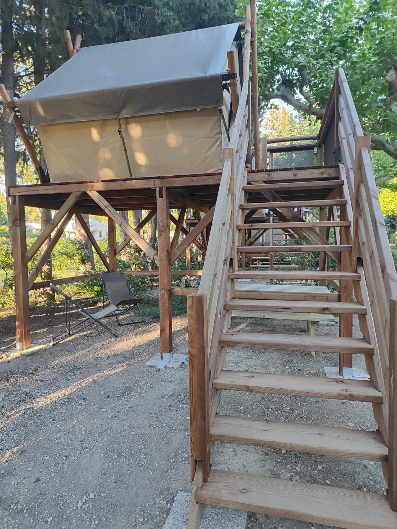Camping Porte Des Alpilles By M.A Destination Glamping Saint-Étienne-du-Grès Exteriér fotografie